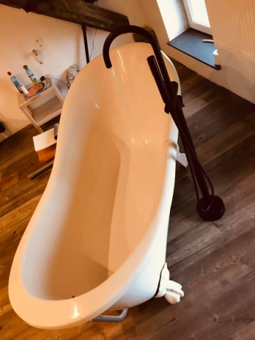 Aménagement d'une salle de bain avec baignoire à Rumillies Aménagement d'une salle de bain avec baignoire à Rumillies